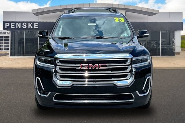 Used 2023 GMC Acadia SLT w/ Preferred Package AWD/4WD image 3