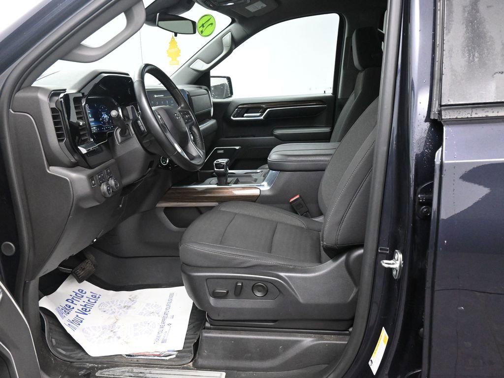 Used 2024 Chevrolet Silverado 1500 LT Trail Boss w/ Convenience Package II image 30