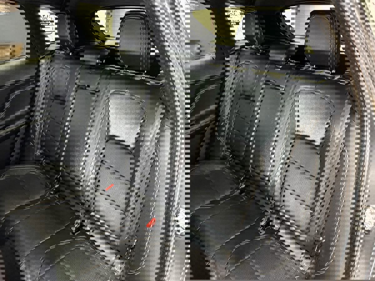 Used 2019 Jaguar F-PACE S image 40