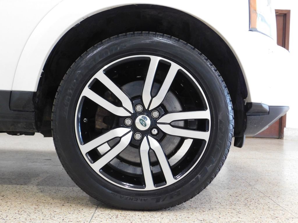 Used 2011 Land Rover LR4 HSE LUX AWD/4WD image 17