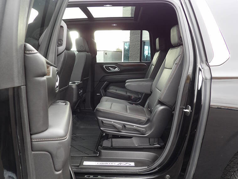 Used 2021 Chevrolet Suburban High Country image 13