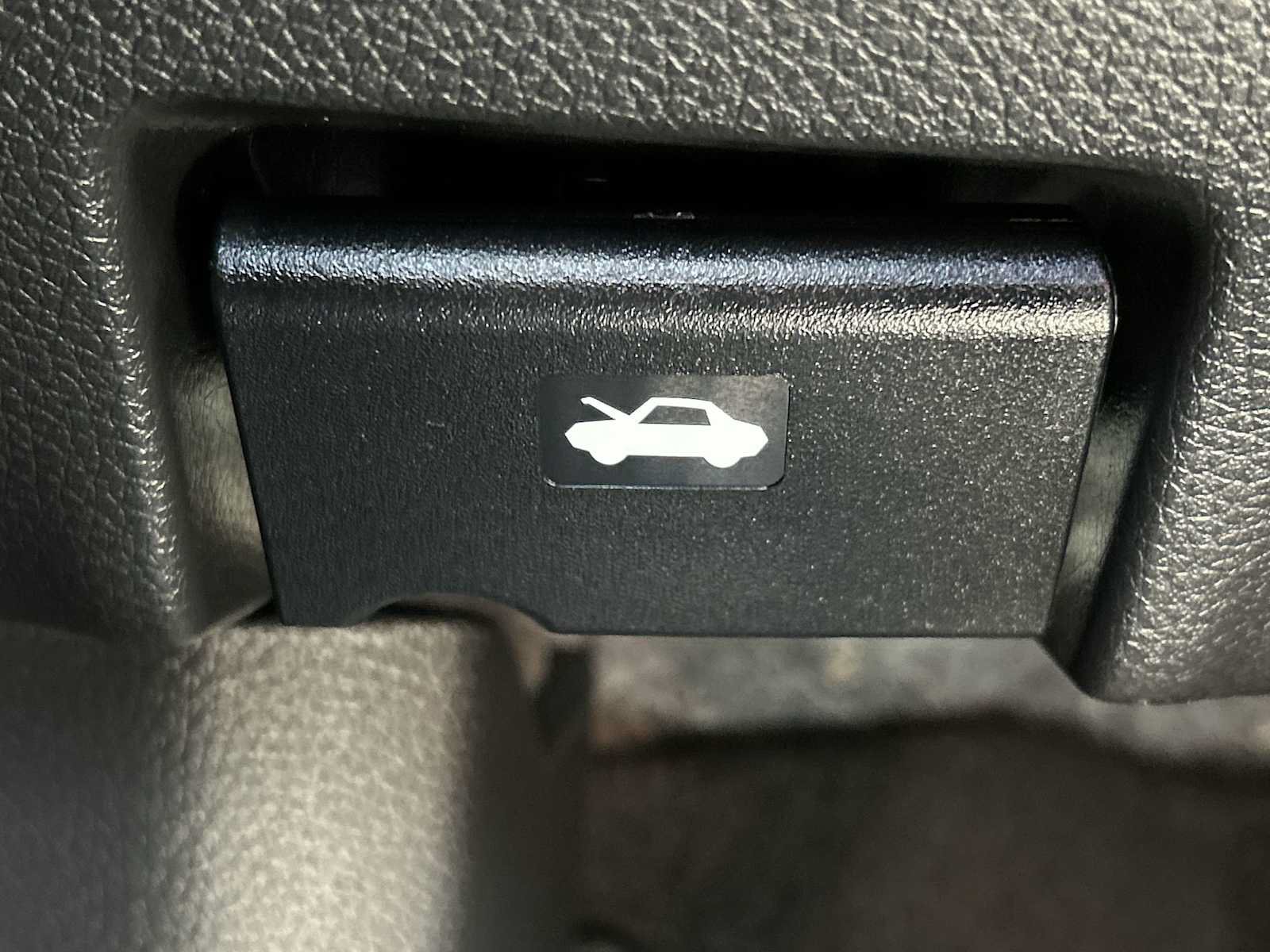 Used 2020 Nissan Rogue SV AWD/4WD image 24
