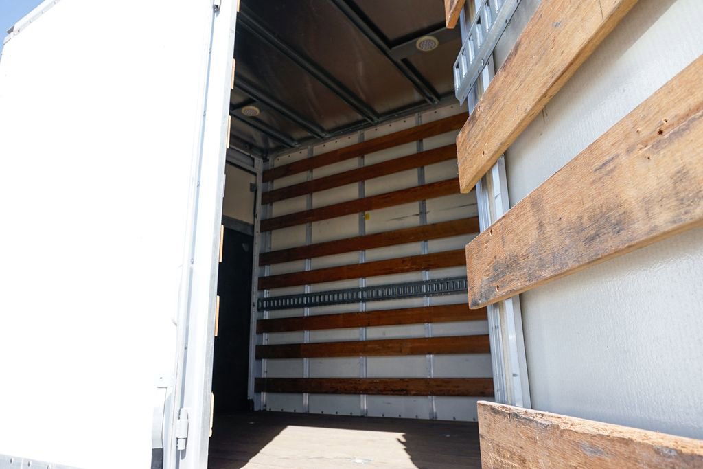 Used 2016 Ford F650 2WD Regular Cab Super Duty image 19