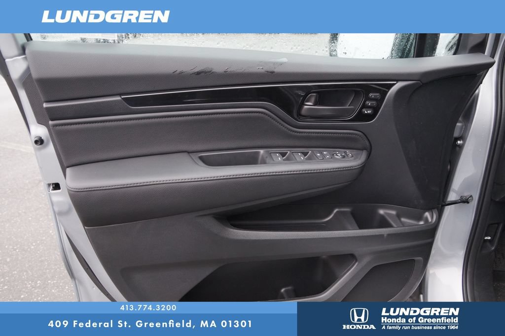 New 2026 Honda Odyssey Touring image 13