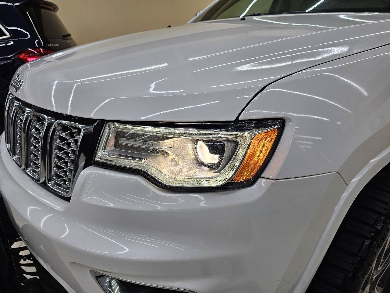 Used 2018 Jeep Grand Cherokee Overland RWD image 10