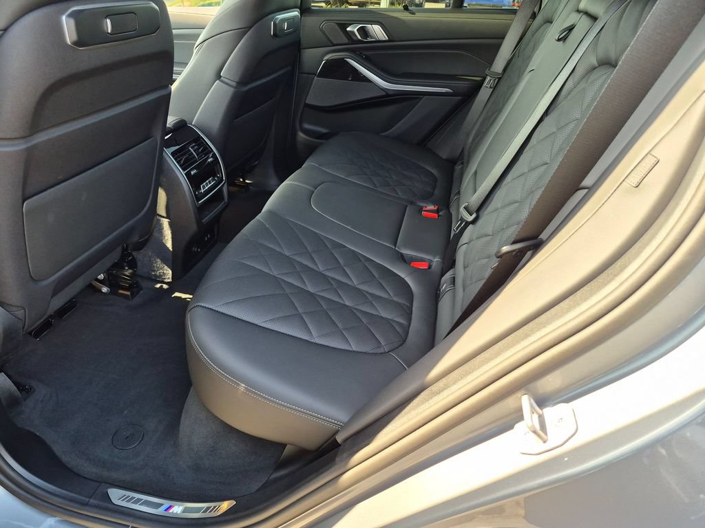 Used 2026 BMW X5 xDrive40i w/ M Sport Package AWD/4WD image 36