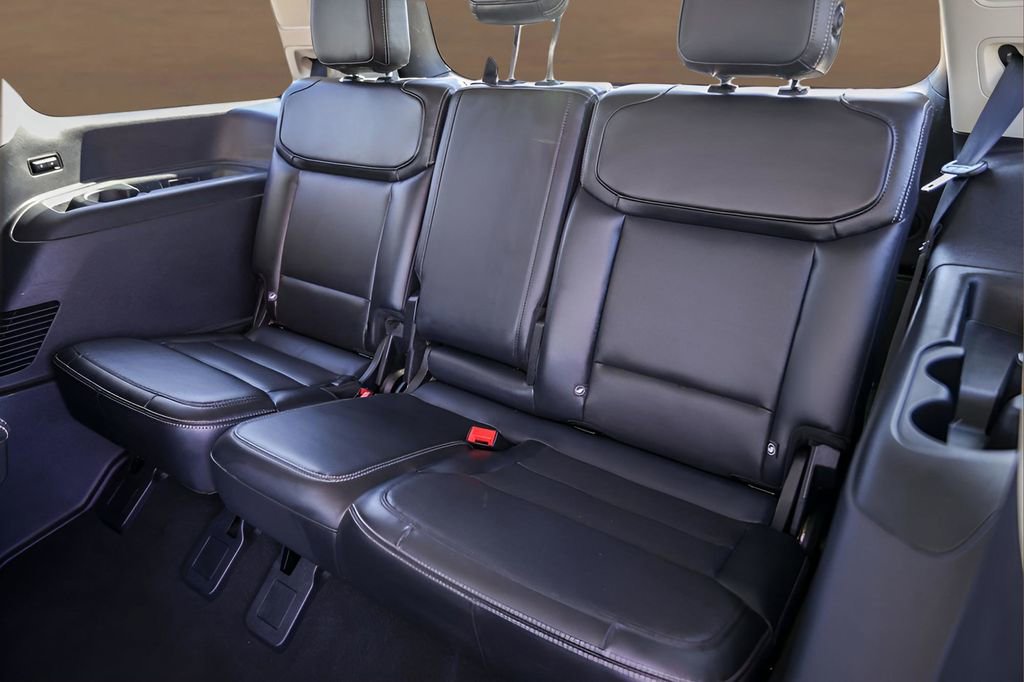 Used 2025 Ford Expedition Platinum image 27