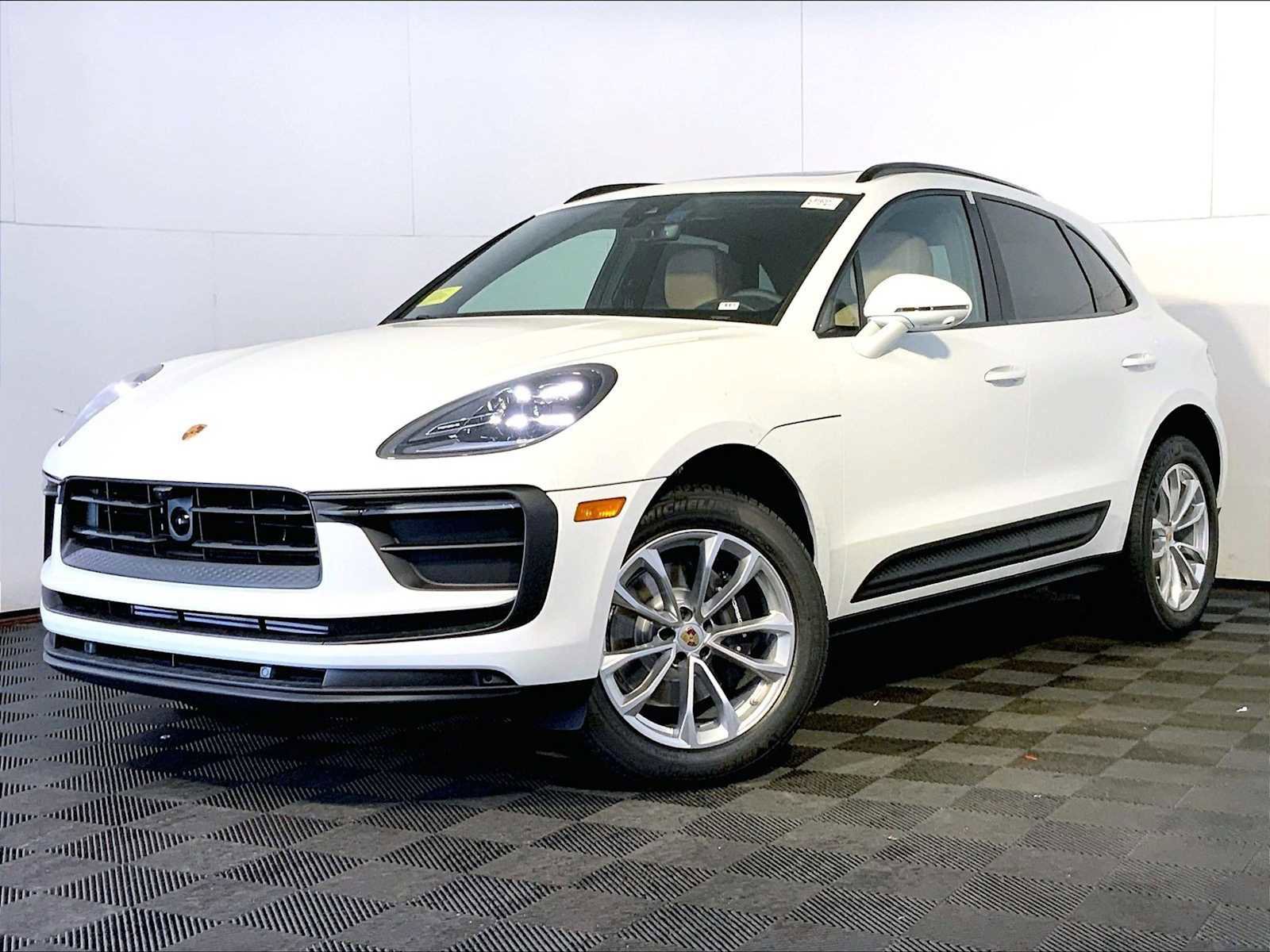 New 2025 Porsche Macan image 1