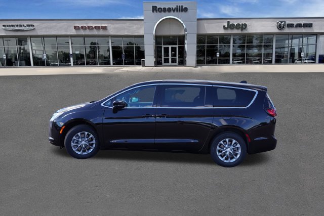 New 2027 Chrysler Pacifica Select AWD/4WD image 6