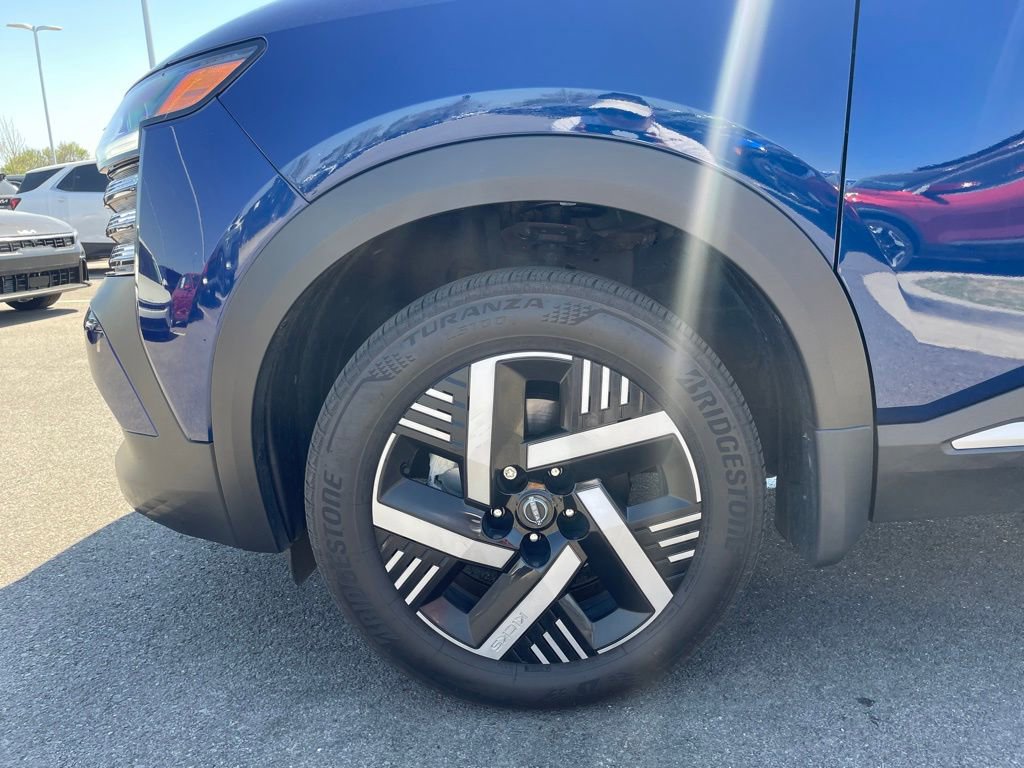 Used 2025 Nissan Kicks SV image 30