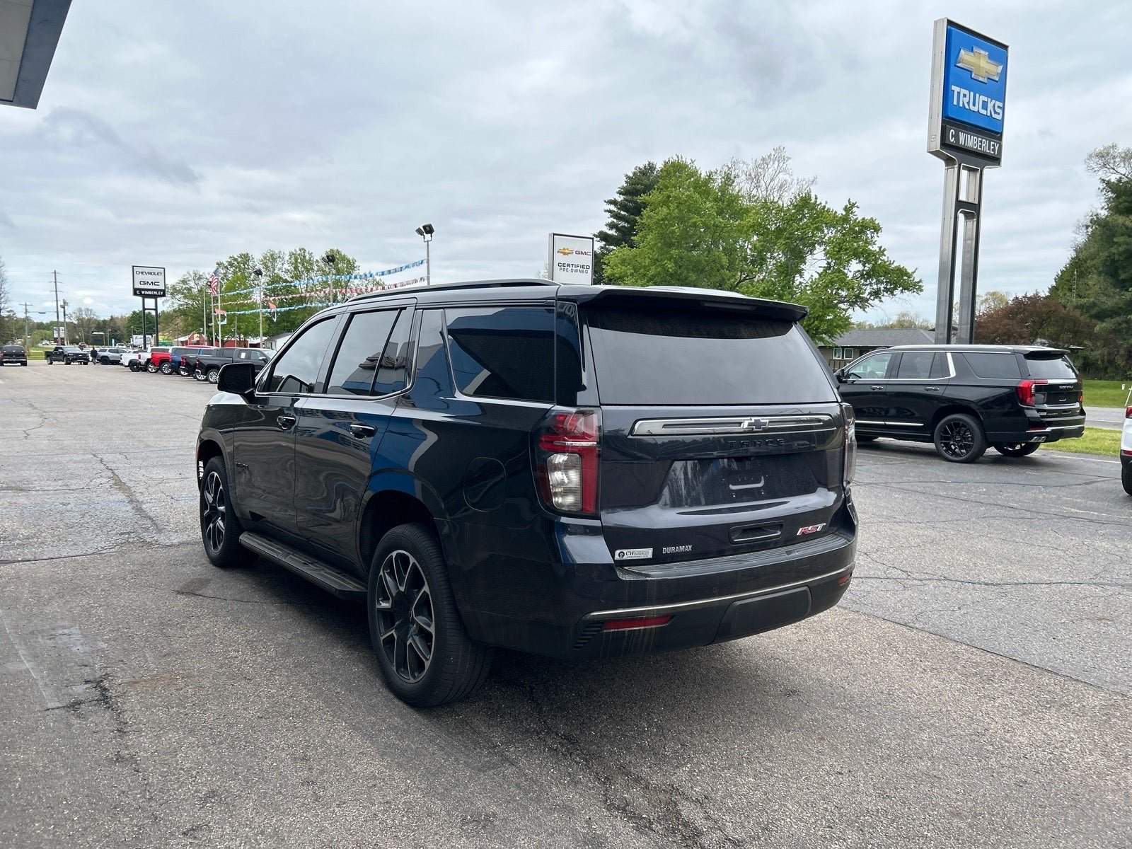 Used 2022 Chevrolet Tahoe RST w/ Luxury Package AWD/4WD image 4