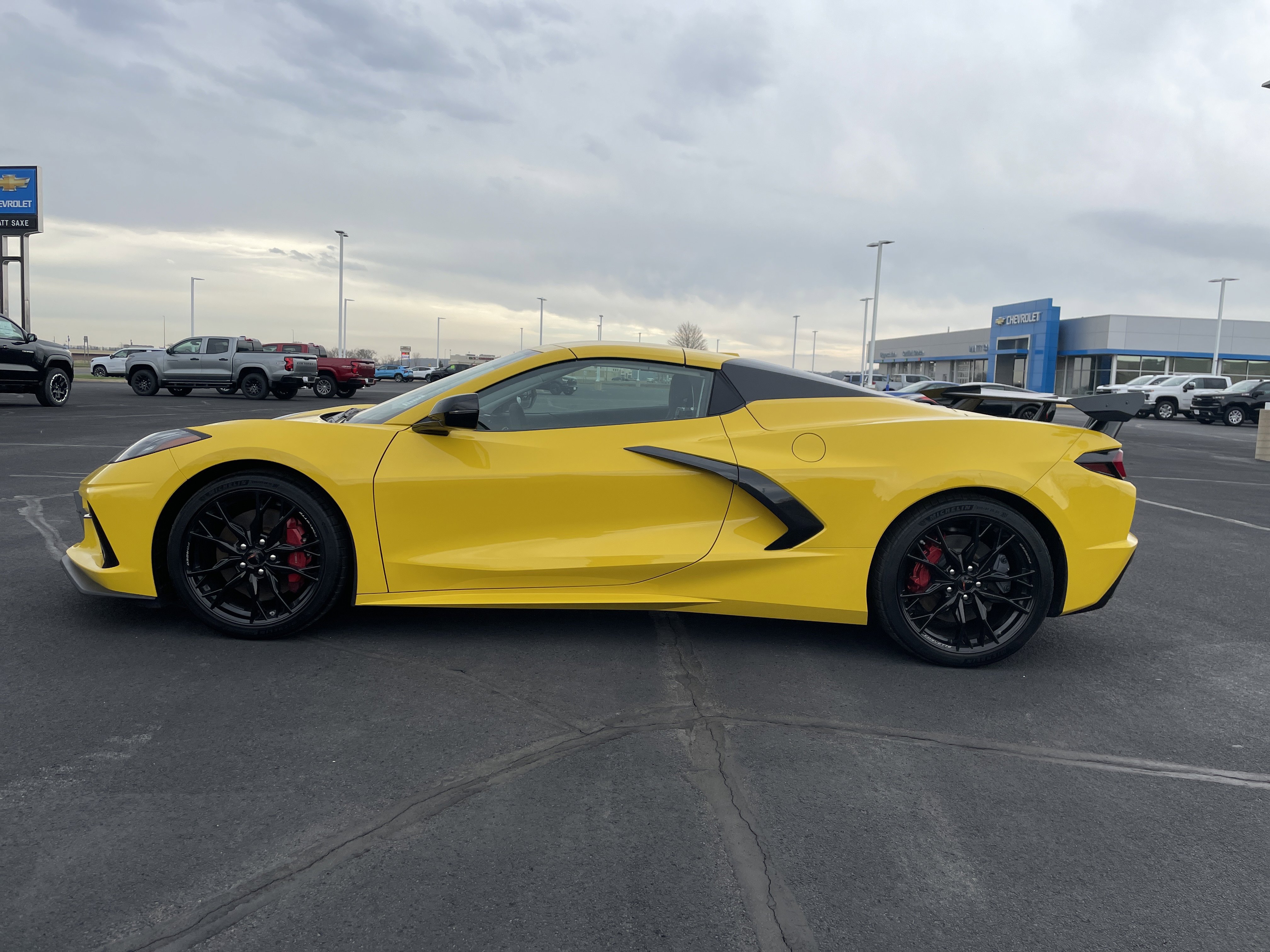 Used 2025 Chevrolet Corvette Stingray Premium Conv w/ Z51 Performance Package RWD image 2