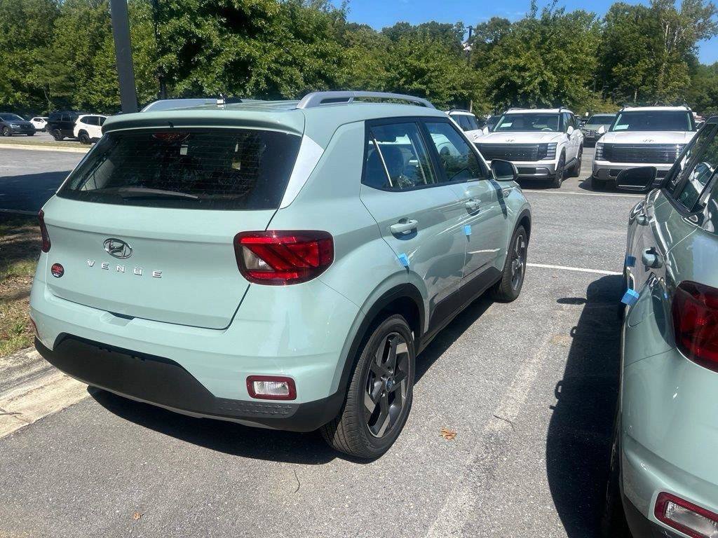 New 2026 Hyundai Venue SEL FWD image 6