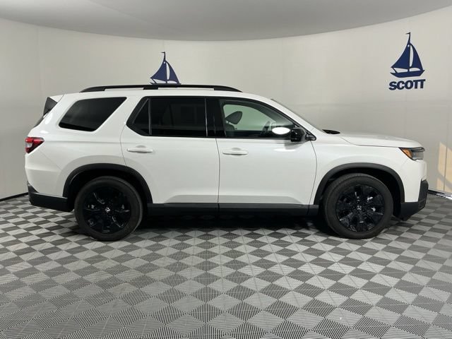 Used 2026 Honda Pilot Black Edition image 6