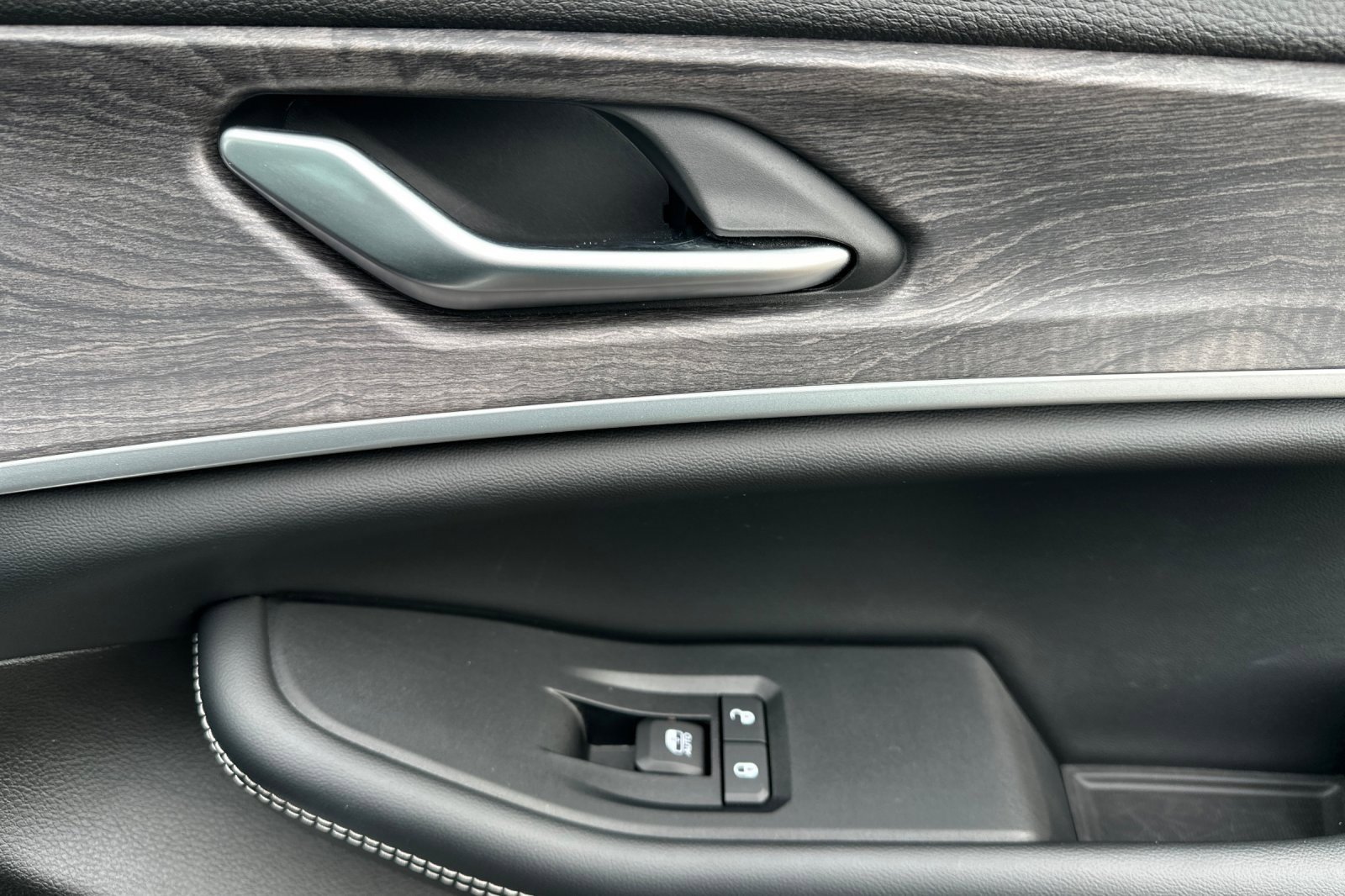 Used 2023 Jeep Grand Cherokee L Limited w/ Trailer Tow Group (B) image 21