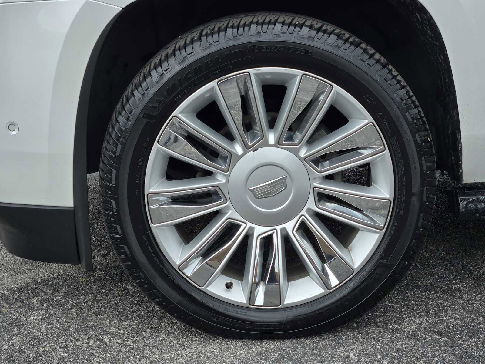 Used 2019 Cadillac Escalade ESV Platinum AWD/4WD image 12