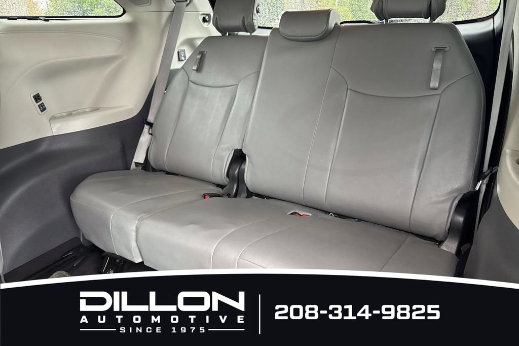 Used 2024 Toyota Sienna Limited AWD/4WD image 17