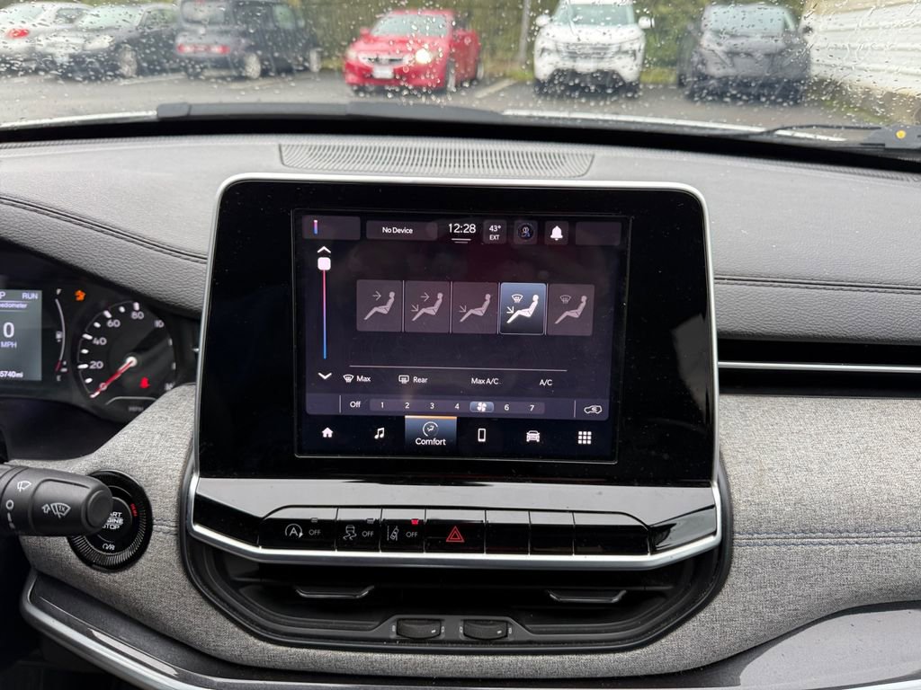 Used 2022 Jeep Compass Latitude image 21