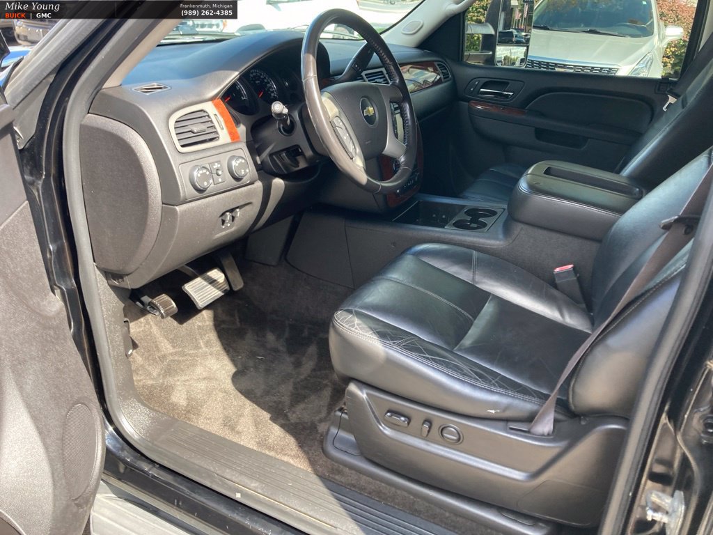 Used 2012 Chevrolet Suburban 2500 LT AWD/4WD image 18