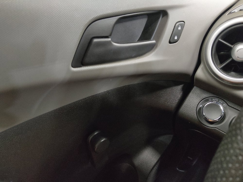 Used 2020 Chevrolet Sonic LT FWD image 27