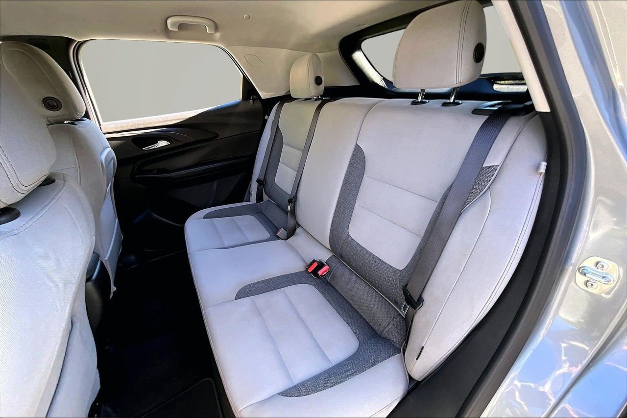 Used 2025 Chevrolet TrailBlazer LT AWD/4WD image 19