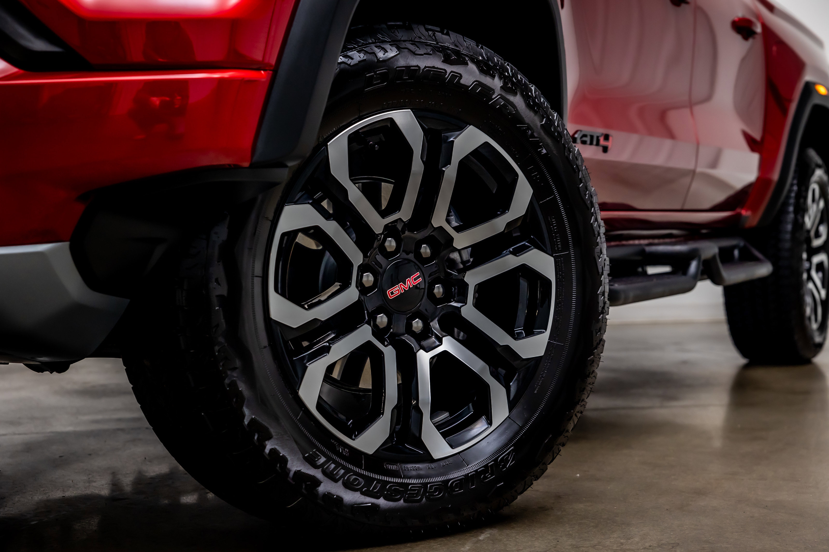 Used 2026 GMC Canyon AT4 w/ Nightfall Essentials Package image 24