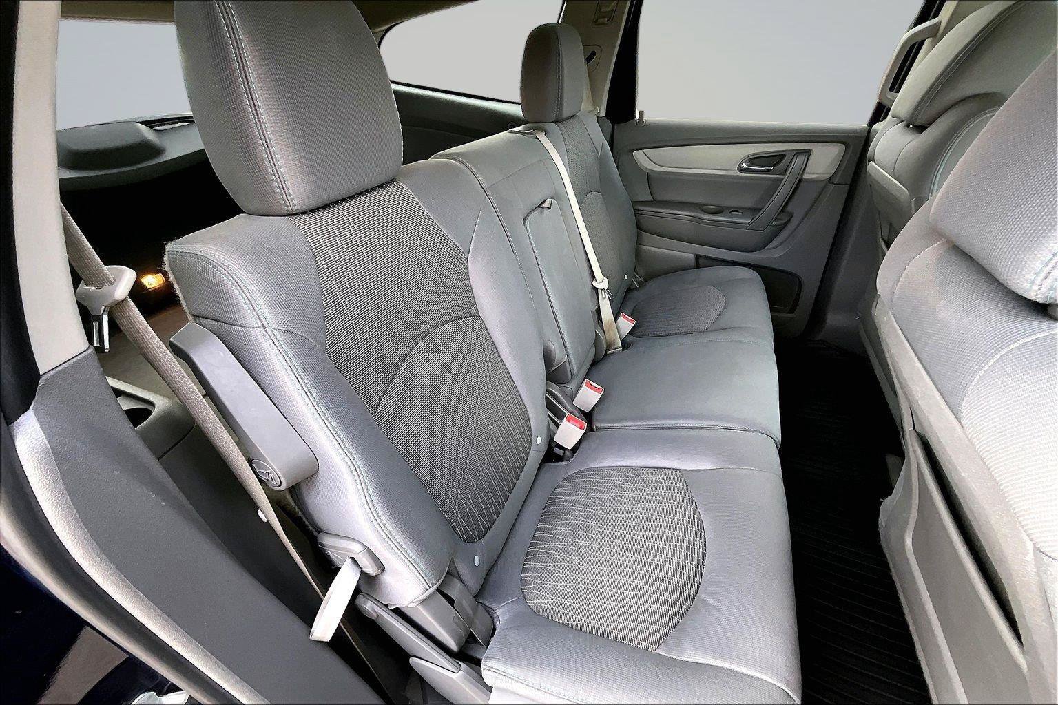 Used 2017 Chevrolet Traverse LS AWD/4WD image 28