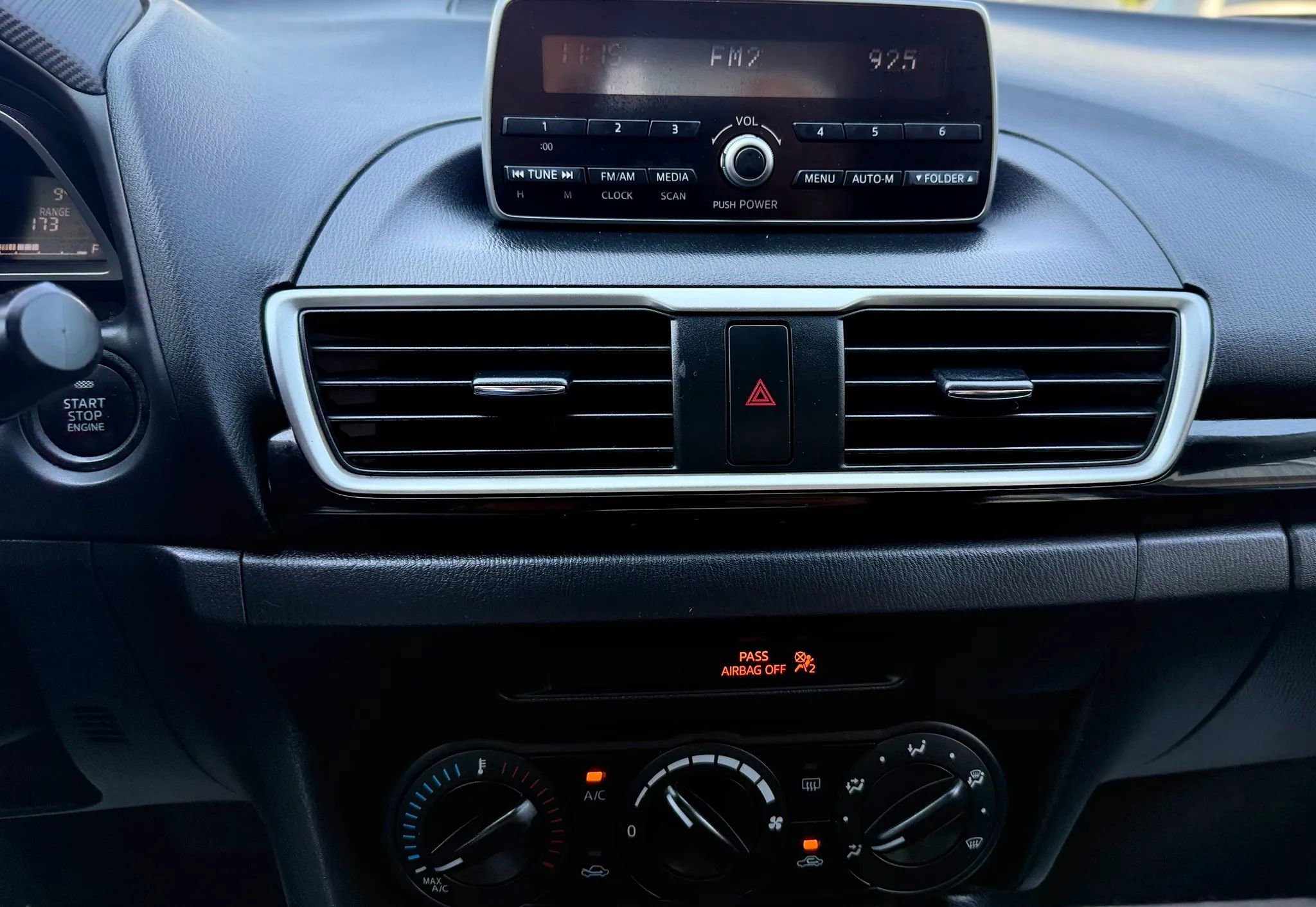 Used 2014 MAZDA MAZDA3 i Sport image 16