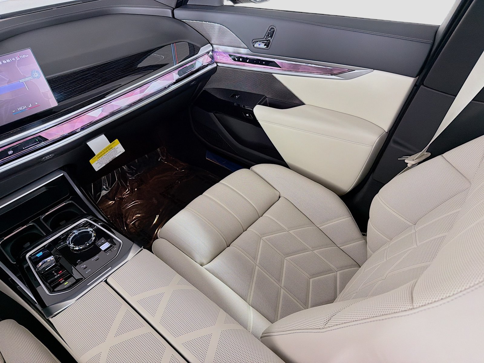 New 2026 BMW i7 xDrive60 AWD/4WD image 24