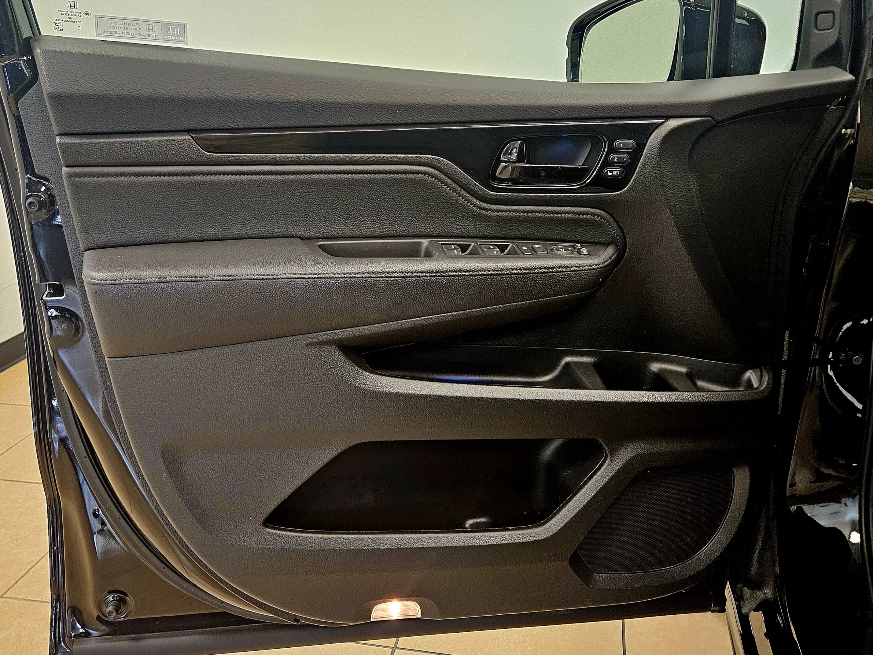 Used 2023 Honda Odyssey Elite image 12