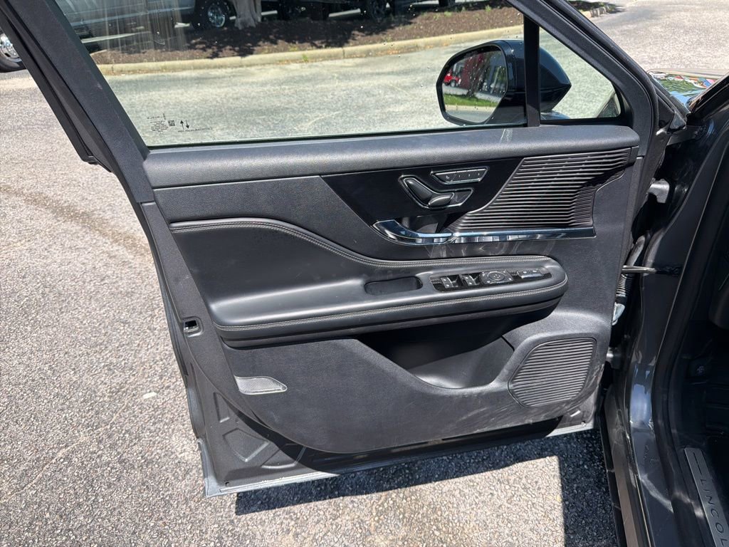 Used 2022 Lincoln Corsair AWD w/ Equipment Group 101A image 15