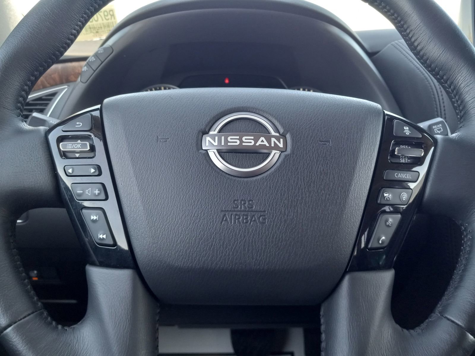 Used 2024 Nissan Armada SL image 19