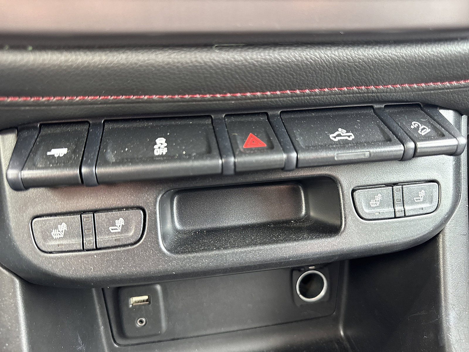 Used 2016 GMC Canyon SLE w/ All Terrain Package AWD/4WD image 18