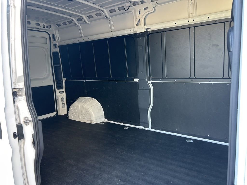 Used 2025 RAM ProMaster 2500 w/ Convenience Group image 25