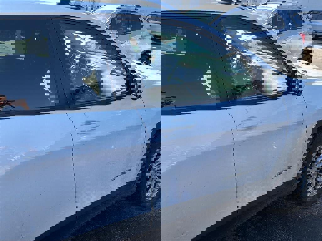 Used 2020 Jeep Cherokee Latitude w/ Cold Weather Group image 11