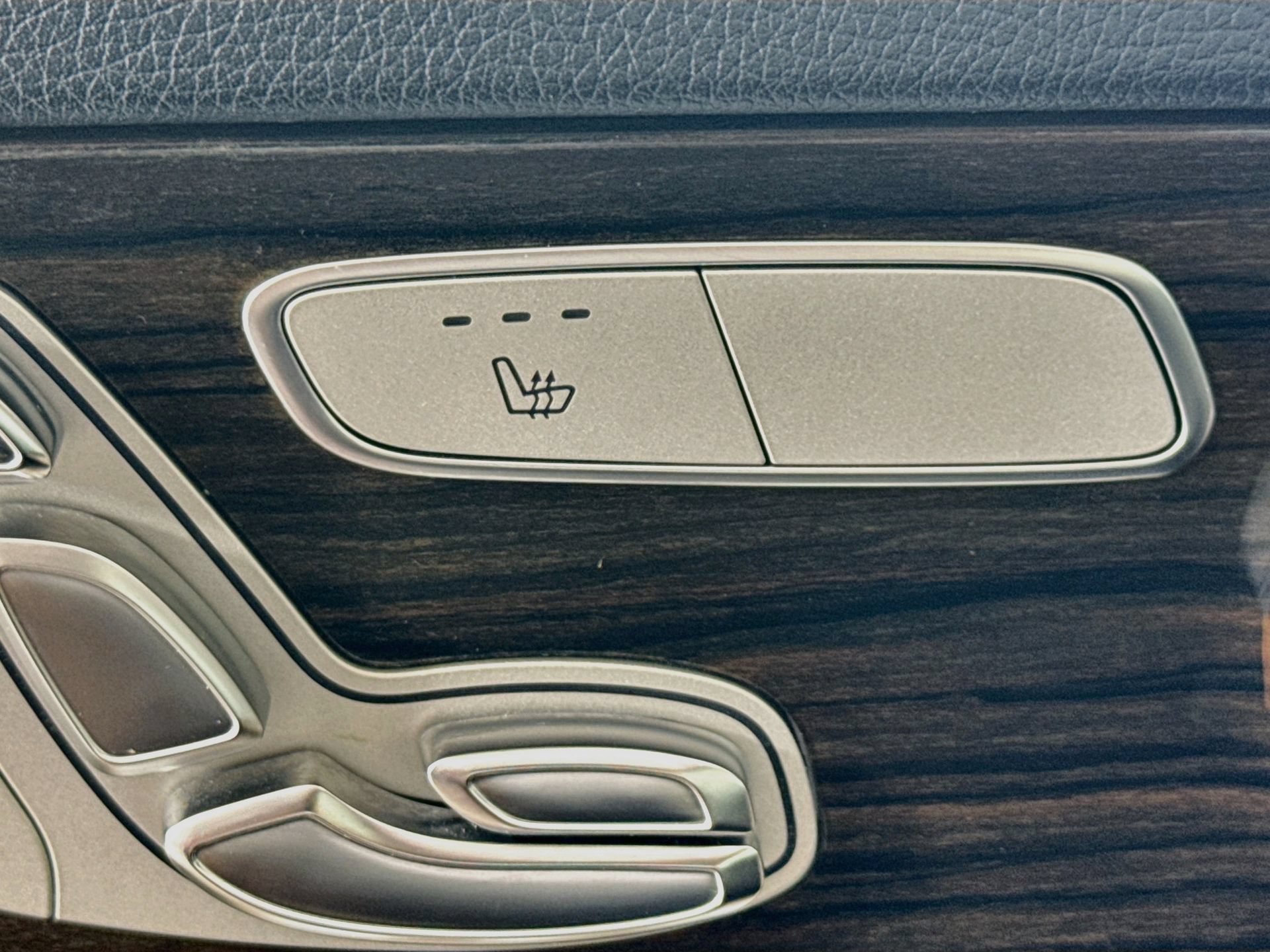 Used 2019 Mercedes-Benz C 300 Sedan image 21