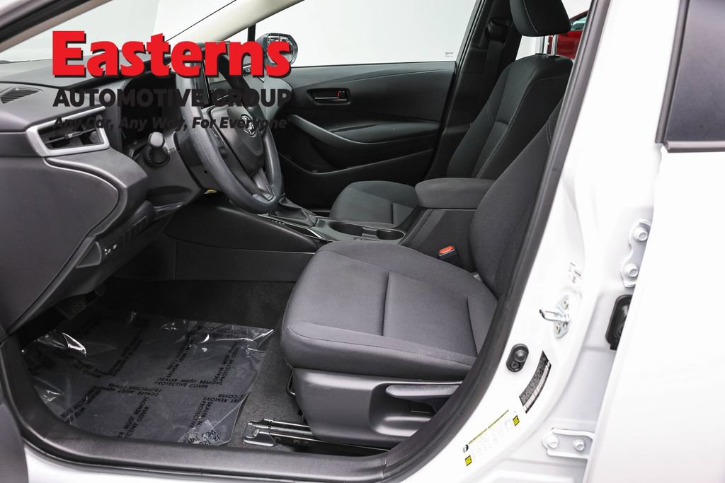 Used 2026 Toyota Corolla LE FWD image 15