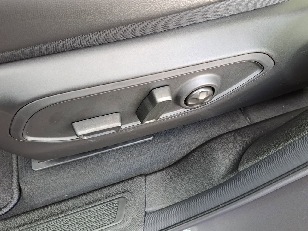 New 2025 Jeep Grand Cherokee L Altitude image 17