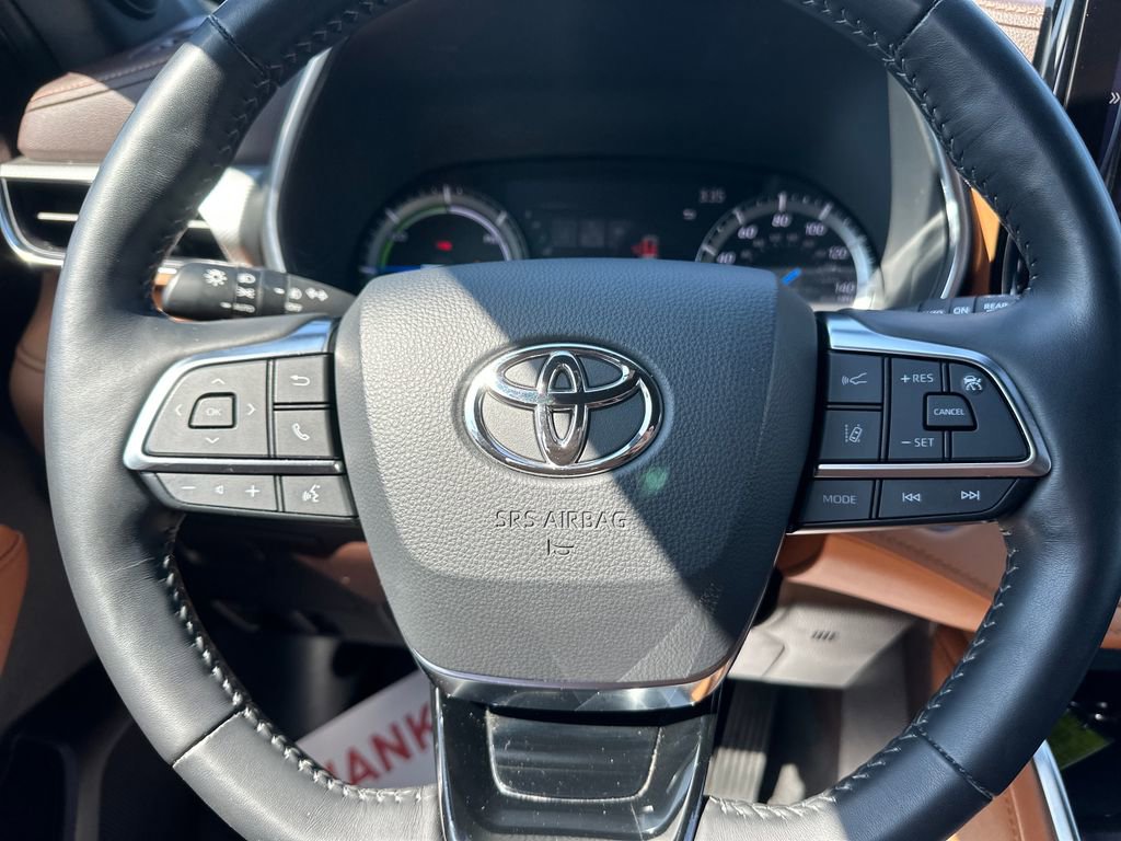 Used 2021 Toyota Highlander Platinum AWD/4WD image 19