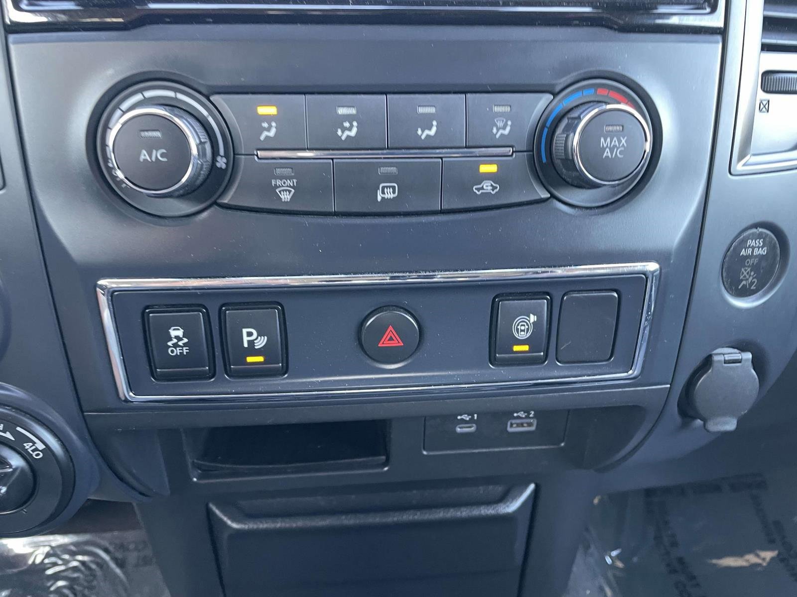 Used 2022 Nissan Titan SV AWD/4WD image 35