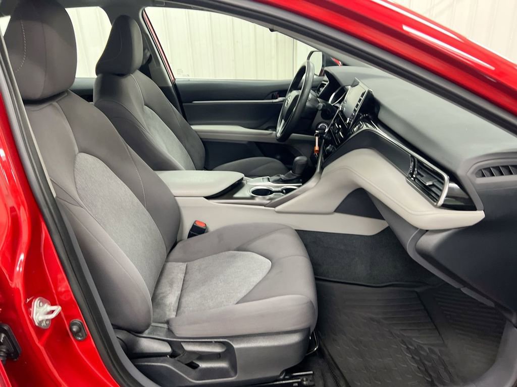 Used 2023 Toyota Camry LE image 21