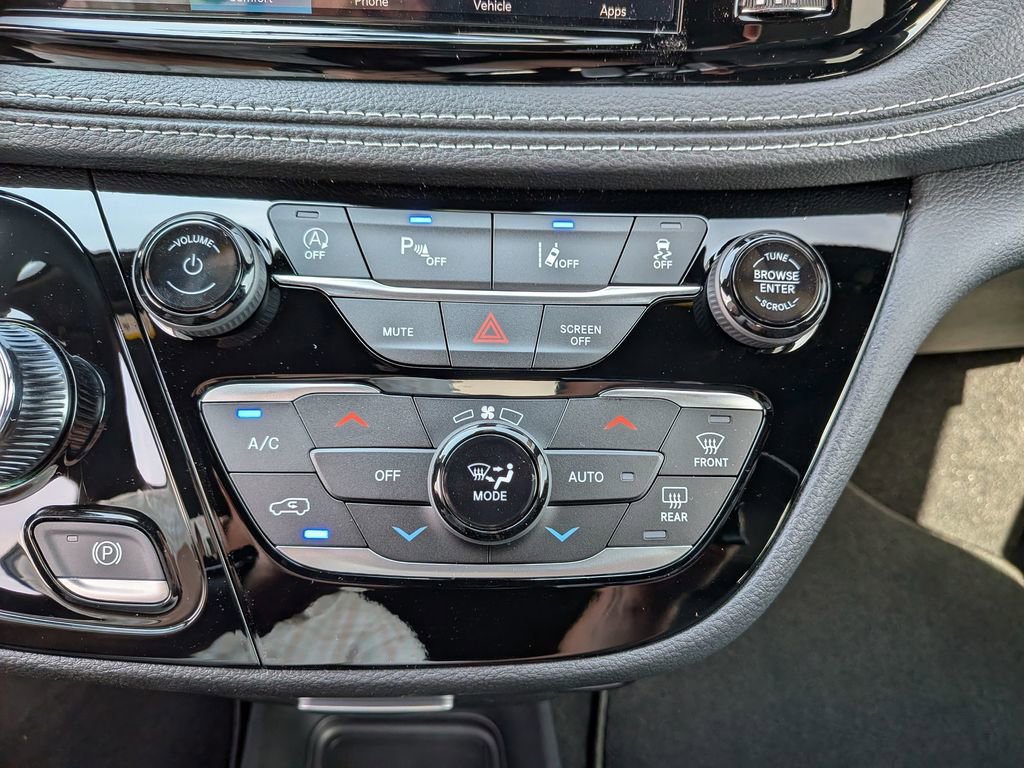 New 2026 Chrysler Pacifica Select image 8