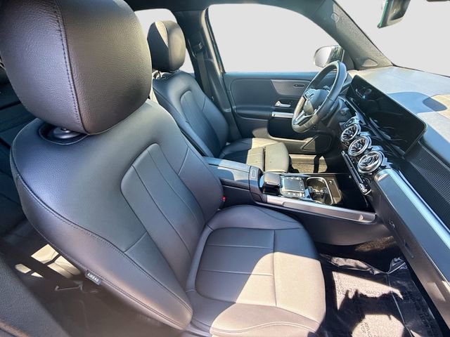 Used 2022 Mercedes-Benz GLB 250 4MATIC w/ Premium Package Lite image 30