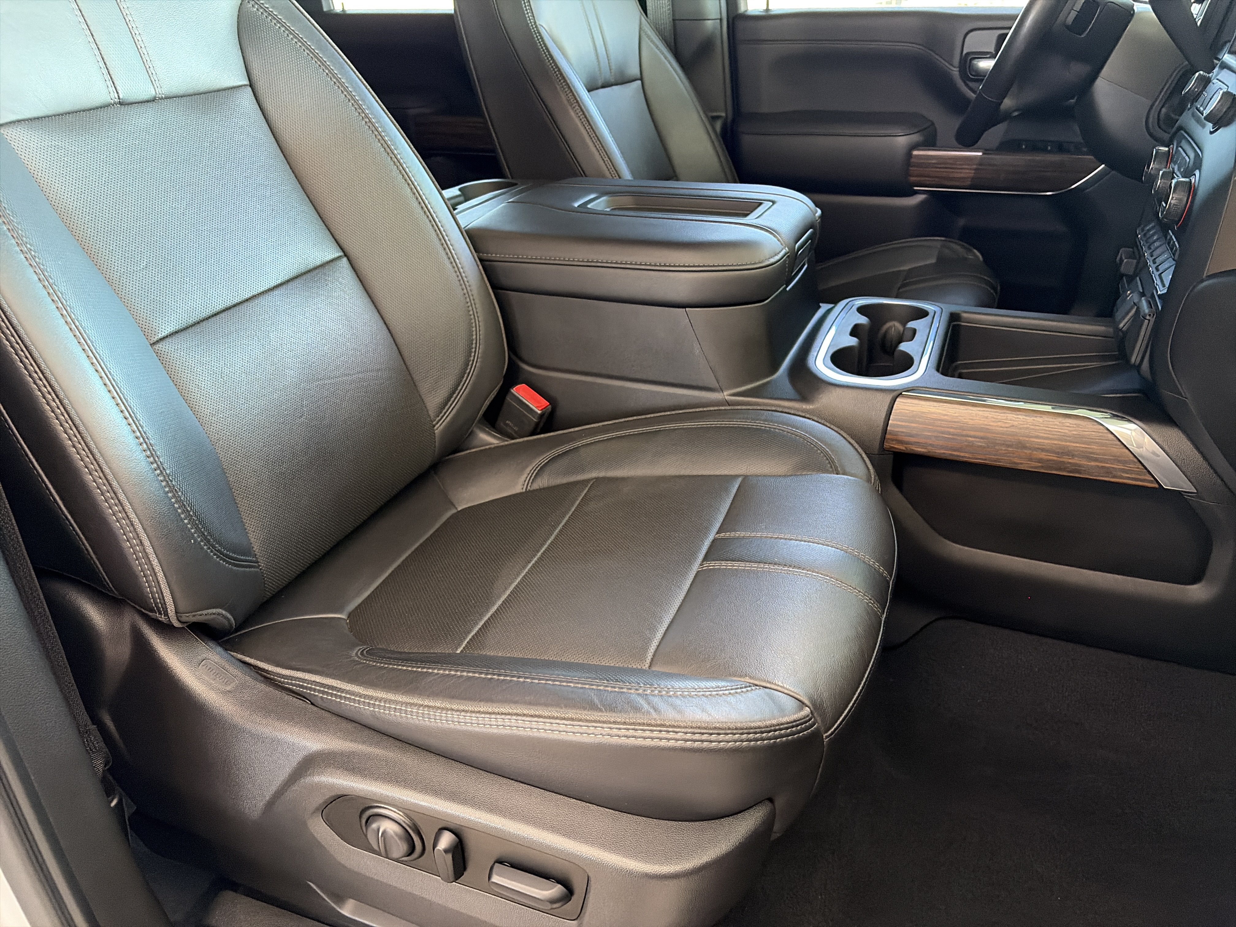 Used 2021 Chevrolet Silverado 3500 High Country AWD/4WD image 16