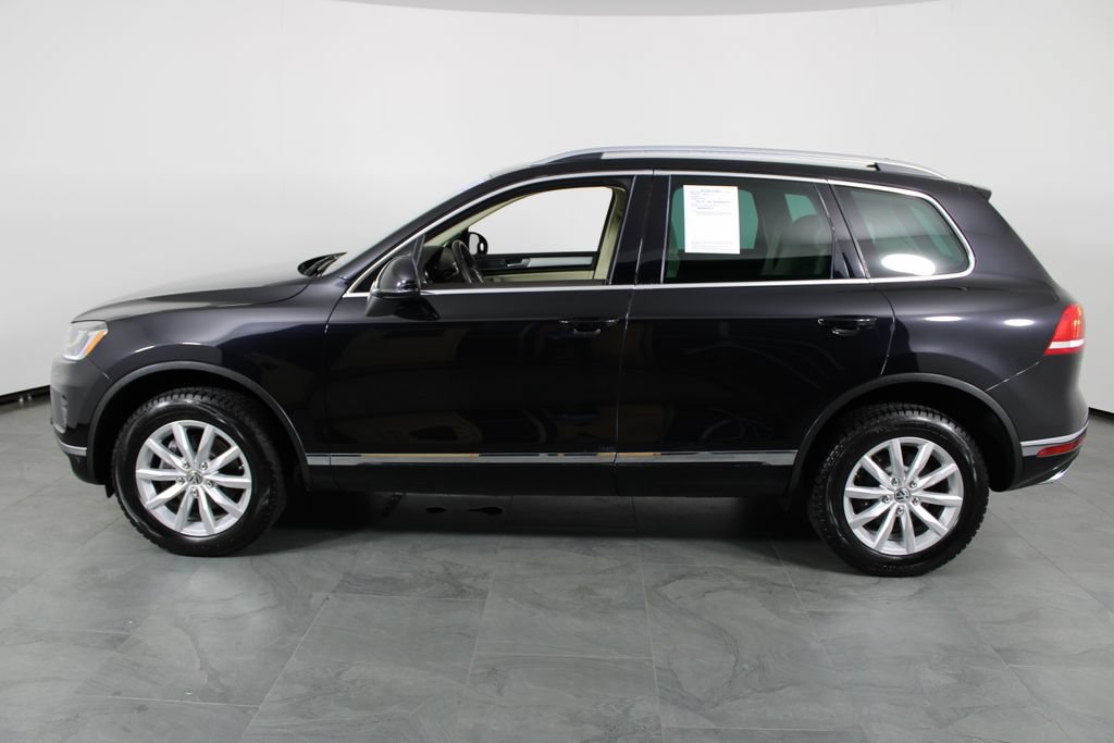 Used 2017 Volkswagen Touareg Sport AWD/4WD image 13