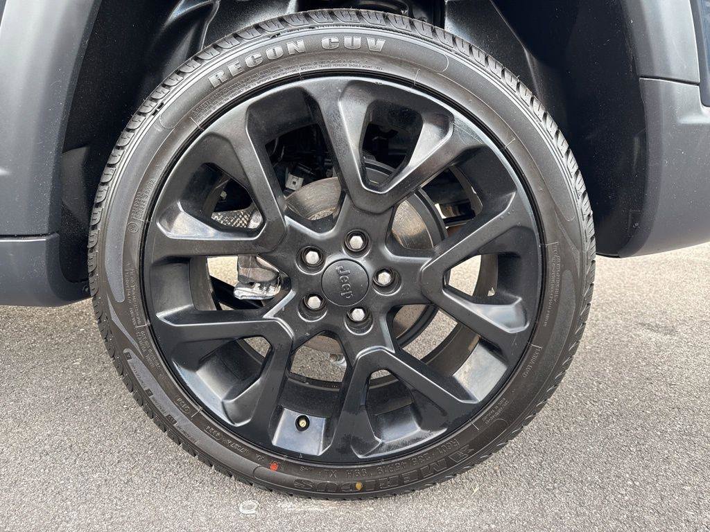 Used 2018 Jeep Compass Limited w/ Navigation Group AWD/4WD image 13