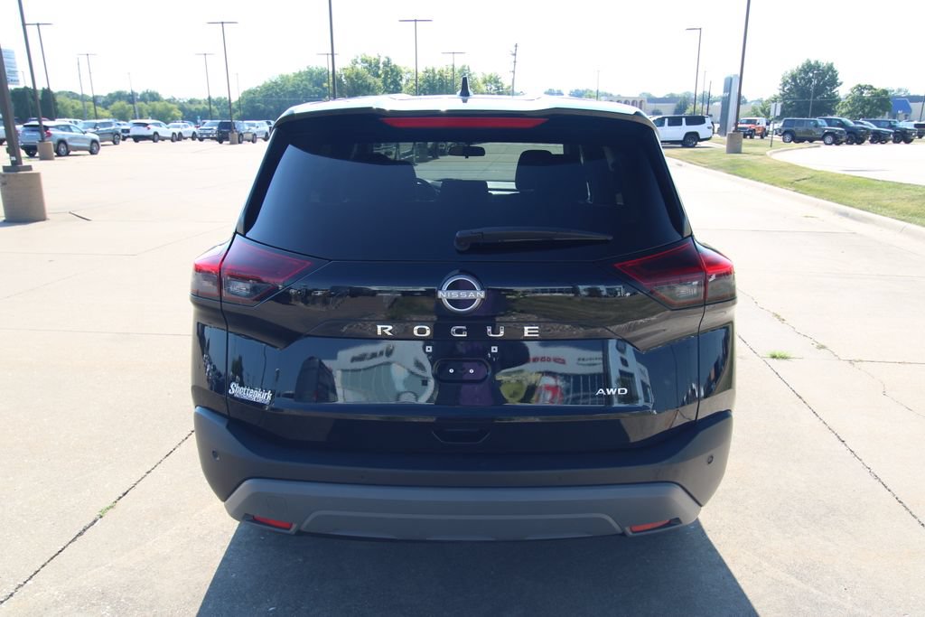 Used 2023 Nissan Rogue S AWD/4WD image 16