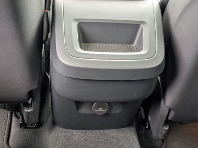 Used 2025 Volvo XC60 B5 Plus image 29