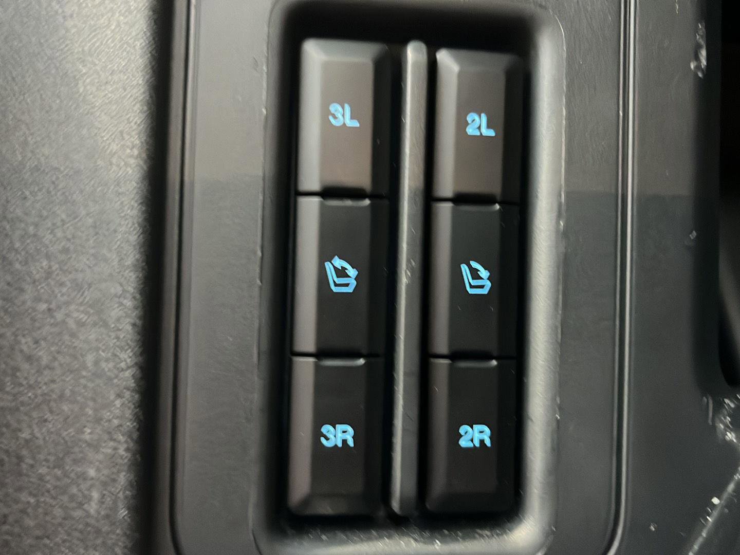 Used 2025 Ford Expedition Active AWD/4WD image 22