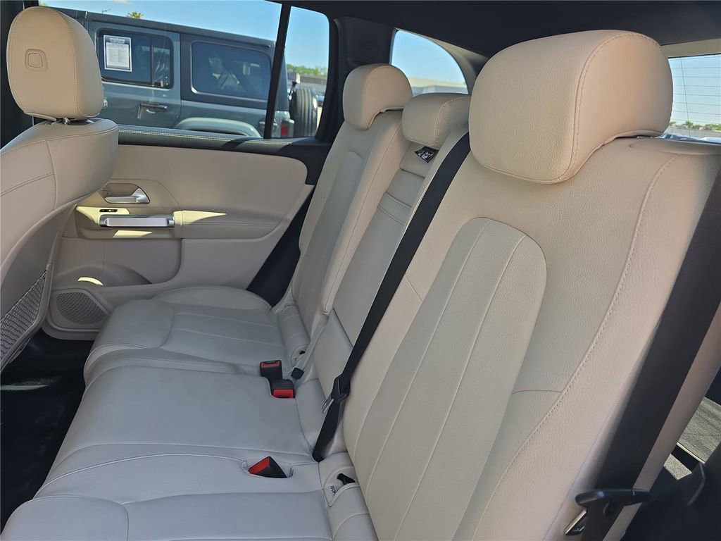 Used 2022 Mercedes-Benz GLB 250 image 9